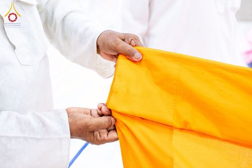 ภาพ No.231011:วันที่ 1 กรกฎาคม พ.ศ. 2568 โครงการบรรพชาสามเณร 300 รูป ถวายเป็นพุทธบูชา  วันอาสาฬหบูชา ณ จุดกำเนิดพระรัตนตรัย  ต้นแหล่งธัมมจักกัปปวัตตนสูตร เมืองพาราณสี  สารนาถ ประเทศอินเดีย