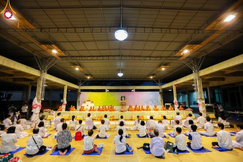 ภาพ No.110973:พิธีถวายภัตตาหารเป็นสังฆทาน แด่คณะพระธรรมยาตราฯ ในโครงการธรรมยาตรา กตัญญูบูชา มหาปูชนียาจารย์ พระมงคลเทพมุนี(สด จนฺทสโร) พระผู้ปราบมาร อนุสรณ์สถาน 7 แห่ง ปีที่ 12 วันที่ 13 มกราคม พ.ศ. 2567 ณ อนุสรณ์สถานมหาวิหารพระมงคลเทพมุนี  (โลตัสแลนด์) อ.สองพี่น้อง จ