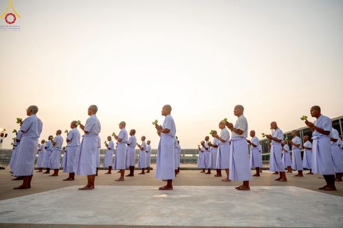 ภาพ No.216919:วันเสาร์ที่ 12 เมษายน พ.ศ. 2568 พิธีเวียนประทักษิณรอบพระมหาธรรมกายเจดีย์  พิธีวันทาเจดีย์ พิธีขอขมาและมอบผ้าไตร ในโครงการอุปสมบทหมู่ บูชาธรรมหลวงพ่อธัมมชโย, โครงการธรรมทายาท ระดับอุดมศึกษา รุ่นที่ 52 ,  โครงการบวชพระนานาชาติ AEC & WAB CEO รุ่นที่ 4 , ณ ว