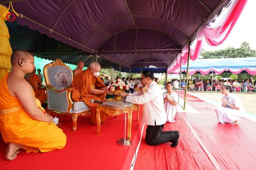 ภาพ No.174067:พิธีวางศิลาฤกษ์มหาสมบัติ โปรยรัตนชาติบ่อมงคลเศรษฐี ติดแผ่นทอง ลูกนิมิต - ช่อฟ้า เพื่อสถาปนาสร้างอุโบสถ บูชาธรรม 80 ปีหลวงพ่อธัมมชโย ณ วัดทุ่งเจริญธรรม อ.อมก๋อย จ.เชียงใหม่ วันที่ 8 พฤศจิกายน พ.ศ. 2567