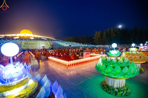 ภาพ No.170266:พิธีลอยกระทงธรรม ณ สระเศรษฐีทะเลบุญ มหาวิหารพระมงคลเทพมุนีฯ วัดพระธรรมกาย วันศุกร์ที่ 15 พฤศจิกายน พ.ศ.2567 (วันเพ็ญ 15 ค่ำ เดือน 12)