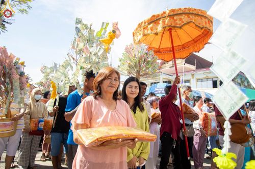 ภาพ No.96003:พิธีทอดกฐินสามัคคีทั่วไทย 5,000 วัด ณ วัดนพรัตนาราม จ.ปทุมธานี วันที่ 19 พฤศจิกายน พ.ศ. 2566