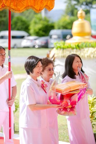 ภาพ No.241270:วันอาทิตย์ที่ 24 สิงหาคม พ.ศ.2568 พิธีปฐมผ้าป่าสถาปนาองค์พระเจดีย์เพื่อสร้างสันติภาพโลก พิธีไถ่ชีวิตโค สร้างมหากุศลด้วยการให้ชีวิตสัตว์เป็นทาน ณ ศูนย์ปฏิบัติธรรมสระบุรี อ.พระพุทธบาท จ.สระบุรี