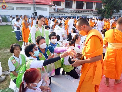 ภาพ No.116920:V.16 เป็นทีม การเตรียมงาน เก็บงาน การรับบุญของเจ้าหน้าที่หน่วยงานต่างๆ เพื่อโครงการธรรมยาตรา กตัญญูบูชามหาปูชนียาจารย์ พระมงคลเทพมุนี (สด จนฺทสโร) พระผู้ปราบมาร อนุสรณ์สถาน 7 แห่ง ปีที่ 12 ระหว่างวันที่ 2 - 31 มกราคม พ.ศ. 2567