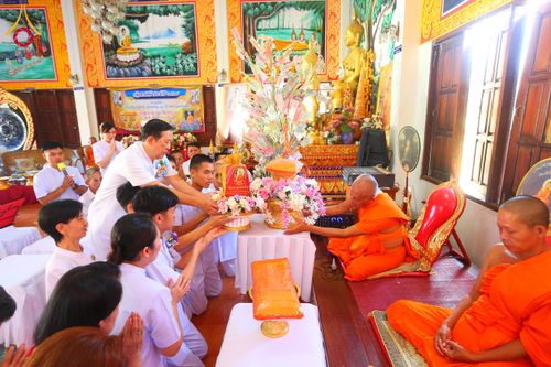 ภาพ No.169140:พิธีทอดกฐิน ณ วัดป่ายาง จ.เชียงราย ในโครงการกฐินสามัคคีทั่วไทย 30,000 วัด บูชาธรรม 80 ปี หลวงพ่อธัมมชโย โดยคณะศิษยานุศิษย์วัดพระธรรมกาย วันที่ 23 ตุลาคม พ.ศ. 2567