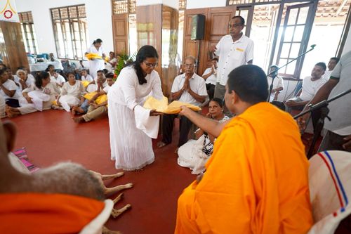 ภาพ No.264855:วันที่ 17 ตุลาคม พ.ศ. 2568 กฐินสมทบต่างประเทศ บูชาธรรม 81 ปี หลวงพ่อธัมมชโย ณ วัดศรีบุปผาราม เมืองปัลเลโปลา ประเทศศรีลังกา 