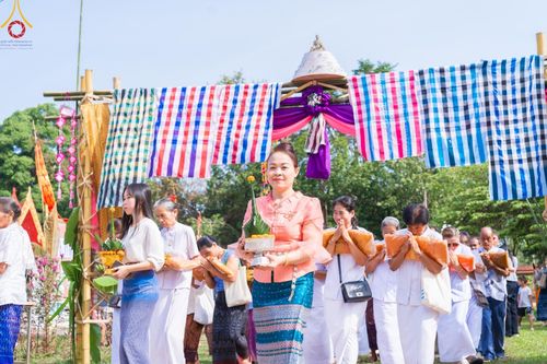 ภาพ No.179154:พิธีทอดกฐิน ณ วัดปราโมทย์อันธวัน อ.เมือง จ.นครพนม ในโครงการกฐินสามัคคีทั่วไทย 30,000 วัด บูชาธรรม 80 ปี หลวงพ่อธัมมชโย โดยคณะศิษยานุศิษย์วัดพระธรรมกาย วันที่ 23 ตุลาคม พ.ศ. 2567