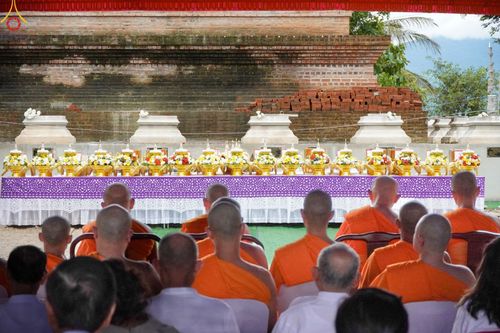 ภาพ No.88502:พิธีถวายพระบรมสารีริกธาตุ องค์พระธรรมกาย ดวงแก้วและรัตนชาติ เพื่อประดิษฐานในพระเจดีย์องค์บริวารของพระธาตุหลวงเงินยวง ณ อำเภอแม่จัน จังหวัดเชียงราย ในวันที่ 17 กันยายน พ.ศ. 2566