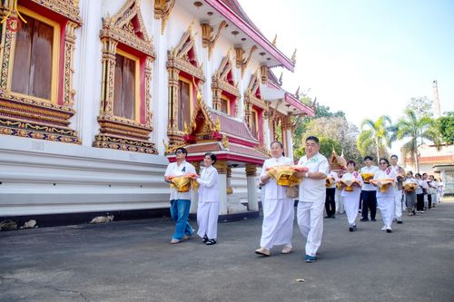 ภาพ No.196796:พิธีทอดผ้าป่าทำนุบำรุงศาสนสถาน ณ วัดโพธิ์เอน ต.บางขุนกอง อ.บางกรวย จ.นนทบุรี ในโครงการธรรมยาตรา กตัญญูบูชา มหาปูชนียาจารย์ พระมงคลเทพมุนี(สด จนฺทสโร) พระผู้ปราบมาร อนุสรณ์สถาน 7 แห่ง ปีที่ 13 วันที่ 17 มกราคม พ.ศ. 2568