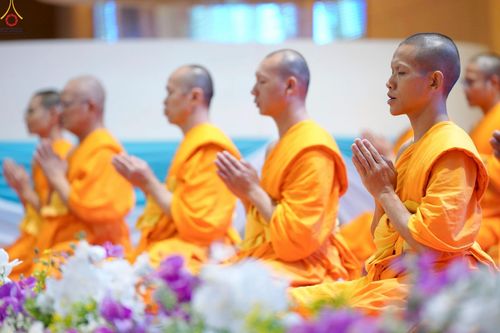 ภาพ No.236029:วันที่ 3 สิงหาคม พ.ศ. 2568 พิธีบูชาข้าวพระ ณ สภาธรรมกายสากล วัดพระธรรมกาย