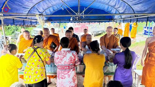 ภาพ No.159311:วันศุกร์ที่ 25 กันยายน พ.ศ. 2567 วัดพระธรรมกาย มูลนิธิธรรมกาย และคณะศิษยานุศิษย์ฯ ร่วมสมทบกัปปิยภัณฑ์ จำนวน 200,000 บาท สนับสนุนสำนักงานเจ้าคณะใหญ่หนตะวันออก ฝ่ายสาธารณสงเคราะห์ของมหาเถรสมาคม เพื่อช่วยเหลือผู้ประสบอุทกภัย