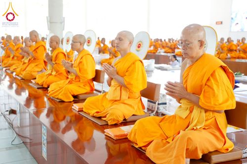 ภาพ No.271079:วันพุธที่ 20 พฤศจิกายน พ.ศ.2568 (วันพระ แรม 15 ค่ำ เดือน 12) พิธีบุพเปตพลี ครั้งที่ 173 ร่วมอุทิศบุญแด่หมู่ญาติที่ล่วงลับไปแล้ว และสืบทอดอายุพระพุทธศาสนา ณ หอฉันคุณยายอาจารย์ฯ วัดพระธรรมกาย