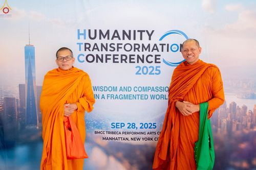 ภาพ No.249736:วันอาทิตย์ที่ 28 กันยายน พ.ศ. 2568 การปฏิบัติธรรมบูชาธรรม 108 ปี แห่งการบรรลุธรรมของหลวงปู่วัดปากน้ำ ได้จุดประทีปสันติภาพไปทั่วโลก และได้ร่วมเสวนาทางปัญญา เพื่อการขยายพระพุทธศาสนาวิชชาธรรมกายไปทั่วโลก  ในงาน HTC Newyork USA