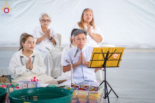 ภาพ No.145628:พิธีตักบาตรโครงการบรรพชาสามเณร โรงเรียนนานาชาติ รุ่นที่ 13 ณ มหารัตนวิหารคด 9 วัดพระธรรมกาย วันเสาร์ที่ 20 กรกฎาคม พ.ศ. 2567