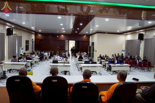 ภาพ No.227488:วันที่ 30 พฤษภาคม พ.ศ. 2568 สันติสุขจากสมาธิ แผ่ไพศาลในแดนอิเหนา : พระสงฆ์ไทยเยือนวิทยาลัยราเดนวิจายา อินโดนีเซีย