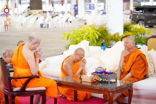 ภาพ No.185220:พิธีถวายมหาสังฆทาน 1,000 วัด ในวาระอายุวัฒนมงคล 84 ปี หลวงพ่อทัตตชีโว วันอาทิตย์ที่ 22 ธันวาคม พ.ศ. 2567 ณ สภาธรรมกายสากล วัดพระธรรมกาย