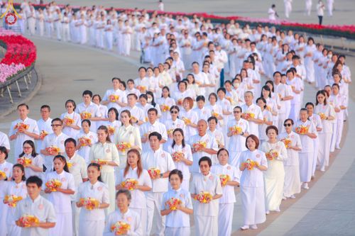 ภาพ No.180507:พิธีบรรพชาอุปสมบท โครงการอุปสมบทบูชาธรรมมหาปูชนียาจารย์ ประจำปีพุทธศักราช 2567 วันเสาร์ที่ 7 ธันวาคมพ.ศ. 2567 ณ วัดพระธรรมกาย จ.ปทุมธานี