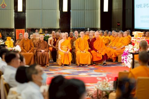 ภาพ No.271415:วันอาทิตย์ที่ 26 ตุลาคม พ.ศ. 2568 พิธีกล่าวสุนทรพจน์รวมสงฆ์ 3 นิกาย  ในวาระครบรอบ 30 ปีวัดพระธรรมกายไทเป