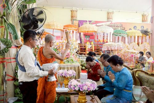 ภาพ No.257118:วันที่ 17 ตุลาคม พ.ศ. 2568 พิธีทอดกฐินสามัคคีทั่วไทย 30,000 วัด โดยคณะศิษยานุศิษย์ บูชาธรรม 81 ปี หลวงพ่อธัมมชโย ณ วัดใหม่คูเมือง อ.เดิมบางนางบวช จ.สุพรรณบุรี