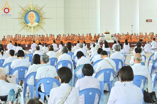 ภาพ No.214714:วันเสาร์ที่ 5 เมษายน พ.ศ. 2568 พิธีถวายภัตตาหารเมนูสวรรค์ "เพื่อการบรรลุธรรม" ณ หอฉันคุณยายอาจารย์ฯ วัดพระธรรมกาย