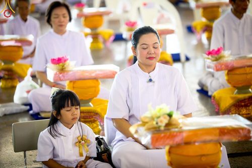 ภาพ No.131558:พิธีร่วมบุญบรรพชาสามเณร 5,000 รูป ณ บ้านแก้วเรือนทองคุณยาย สภาธรรมกายสากล วัดพระธรรมกาย วันเสาร์ที่ 23 มีนาคม พ.ศ. 2567