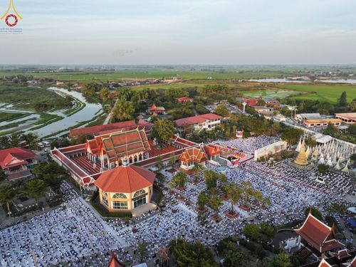 ภาพ No.194796:พิธีจุดประทีปถวายเป็นพุทธบูชา และบูชาธรรมมหาปูชนียาจารย์ ณ วัดสองพี่น้อง ต.ต้นตาล อ.สองพี่น้อง จ.สุพรรณบุรี ในโครงการธรรมยาตรา กตัญญูบูชา มหาปูชนียาจารย์ พระมงคลเทพมุนี(สด จนฺทสโร) พระผู้ปราบมาร อนุสรณ์สถาน 7 แห่ง ปีที่ 13 วันที่ 14 มกราคม พ.ศ. 2568