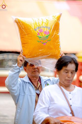 ภาพ No.171124:พิธีทอดกฐิน ณ วัดบ้านหัวนา อ.สนามชัยเขต จ.ฉะเชิงเทรา ในโครงการกฐินสามัคคีทั่วไทย 30,000 วัด บูชาธรรม 80 ปี หลวงพ่อธัมมชโย โดยคณะศิษยานุศิษย์วัดพระธรรมกาย วันที่ 27 ตุลาคม พ.ศ. 2567