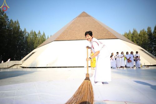 ภาพ No.109303:V.7 พลังใจ การเตรียมงาน เก็บงาน การรับบุญของเจ้าหน้าที่หน่วยงานต่างๆ เพื่อโครงการธรรมยาตรา กตัญญูบูชามหาปูชนียาจารย์ พระมงคลเทพมุนี (สด จนฺทสโร) พระผู้ปราบมาร อนุสรณ์สถาน 7 แห่ง ปีที่ 12 ระหว่างวันที่ 2 - 31 มกราคม พ.ศ.2567