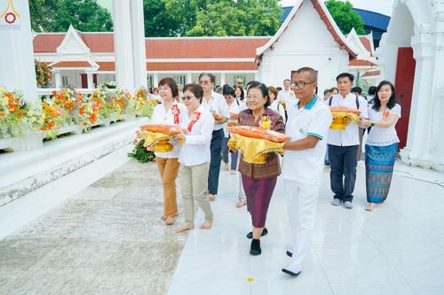 ภาพ No.286027:วันที่ 11 ตุลาคม พ.ศ. 2568 พิธีทอดกฐินสามัคคีทั่วไทย 30,000 วัด โดยคณะศิษยานุศิษย์ บูชาธรรม 81 ปี หลวงพ่อธัมมชโย ณ วัดโบสถ์บน ต.บางคูเวียง อ.บางกรวย จ.นนทบุรี