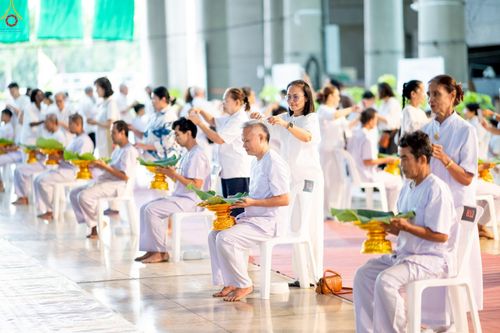 ภาพ No.242925:วันที่ 31 สิงหาคม พ.ศ. 2568 พิธีตัดปอยผมและปลงผม โครงการอุปสมบทหมู่บูชาธรรม ครบรอบ 108 ปี วันครูผู้ค้นพบวิชชาธรรมกาย ณ วัดพระธรรมกาย