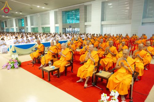 ภาพ No.209507:วันอาทิตย์ที่ 2 มีนาคม พ.ศ. 2568 พิธีบูชาข้าวพระ ณ สภาธรรมกายสากล วัดพระธรรมกาย