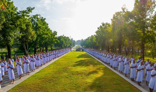 ภาพ No.103027:พิธีวันทาเจดีย์ พิธีเวียนประทักษิณ ธรรมทายาทชาวอินโดนีเซียกว่า 1,000 คน ณ มหาเจดีย์บุโรพุทโธ ประเทศอินโดนีเซีย ในวันที่ 19 ธันวาคม พ.ศ. 2566