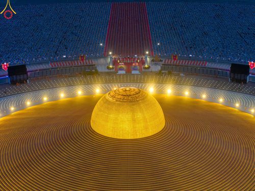 ภาพ No.122188:พิธีจุดประทีปถวายเป็นพุทธบูชา และบูชาธรรมมหาปูชนียาจารย์ พระมงคลเทพมุนี(สด จนฺทสโร) ในโครงการธรรมยาตรา กตัญญูบูชา มหาปูชนียาจารย์ พระมงคลเทพมุนี(สด จนฺทสโร) พระผู้ปราบมาร อนุสรณ์สถาน 7 แห่ง ปีที่ 12 วันที่ 31 มกราคม พ.ศ. 2567 ณ วัดพระธรรมกาย จ.ปทุมธานี (