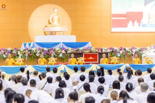 ภาพ No.228032:วันอาทิตย์ที่ 1 มิถุนายน พ.ศ. 2568 พิธีมุทิตาพระอุปสมบทอุทิศชีวิต ณ ห้องแก้วสารพัดนึก 1 วัดพระธรรมกาย