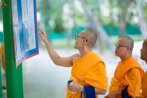 ภาพ No.250604:วันอังคารที่ 7 ตุลาคม พ.ศ. 2568 พิธีมหาปวารณาออกพรรษา ณ โบสถ์พระไตรปิฎก วัดพระธรรมกาย