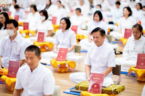 ภาพ No.228288:วันอาทิตย์ที่ 8 มิถุนายน พ.ศ. 2568 พิธีถวายทุนสนับสนุนพระไตรปิฎกฉบับธรรมชัย และอนุรักษ์คัมภีร์โบราณ ณ ห้องแก้วสารพัดนึก 2 วัดพระธรรมกาย