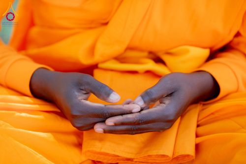 ภาพ No.232967:วันอาทิตย์ 29 มิถุนายน พ.ศ. 2568 กิจกรรมอบรมธรรมทายาทแอฟริกาใต้  ปฏิบัติธรรมสร้างสันติสุขภายใน แสงแห่งพุทธธรรมสู่แผ่นดินแอฟริกาใต้ ณ บริเวณหน้าวัดพระธรรมกายโจฮันเนสเบิร์ก