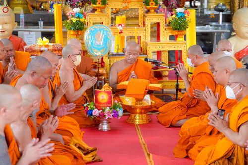 ภาพ No.265056:วันที่ 8 ตุลาคม พ.ศ. 2568 พิธีทอดกฐินสามัคคีทั่วไทย 30,000 วัด โดยคณะศิษยานุศิษย์ บูชาธรรม 81 ปี หลวงพ่อธัมมชโย ณ วัดอ้อมน้อย อ.กระทุ่มแบน จ.สมุทรสาคร