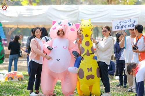 ภาพ No.194113:วัดพระธรรมกาย จัดงานวันเด็กแห่งชาติ ประจำปี พ.ศ.2568 ออกร้านอาหาร 200 ร้าน มอบของขวัญหลายหมื่นชิ้น วันที่ 12 มกราคม พ.ศ. 2568 วัดพระธรรมกาย อ.คลองหลวง จ.ปทุมธานี