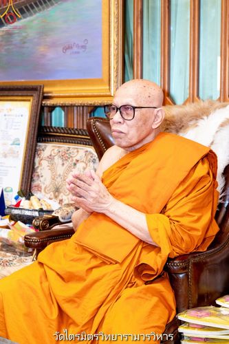 ภาพ No.145839:คณะสงฆ์วัดพระธรรมกาย ทำวัตรพระผู้ใหญ่ ในเทศกาลเข้าพรรษา วันจันทร์ที่ 22 กรกฎาคม พ.ศ. 2567