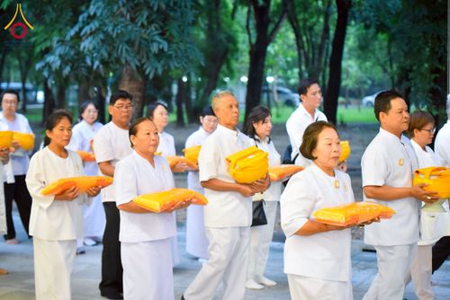 ภาพ No.244503:วันเสาร์ที่ 6 กันยายน พ.ศ. 2568 พิธีเวียนประทักษิณ และวันทาสีมาของนาคธรรมทายาท โครงการอุปสมบทหมู่บูชาธรรมครบรอบ 108 ปี วันครูผู้ค้นพบวิชชาธรรมกาย ณ โบสถ์พระไตรปิฎก วัดพระธรรมกาย