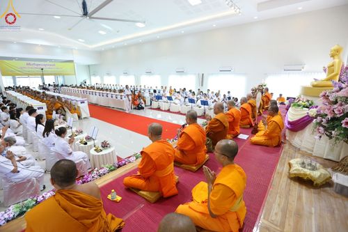 ภาพ No.107274:พิธีเจริญพระพุทธมนต์ ปฏิบัติธรรม มอบทุนการศึกษา ถวายสังฆทาน 140 วัด ณ ศุนย์ปฏิบัติธรรมพระมงคลเทพมุนี อ.สองพี่น้อง จ.สุพรรณบุรี วันเสาร์ที่ 6 มกราคม พ.ศ. 2567