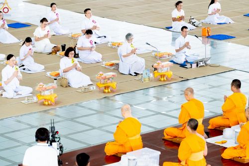 ภาพ No.246971:วันที่ 20 กันยายน พ.ศ. 2568 พิธีถวายเมนูสวรรค์เพื่อการบรรลุธรรม ณ หอฉันคุณยายอาจารย์ฯ วัดพระธรรมกาย