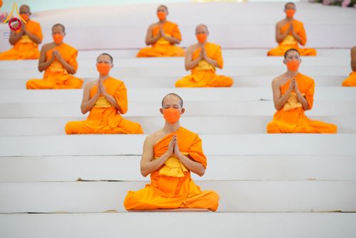 ภาพ No.126592:พิธีบูชาข้าวพระ ในวันอาทิตย์ต้นเดือนที่ 3 มีนาคม พ.ศ. 2567 ณ วัดพระธรรมกาย จ.ปทุมธานี