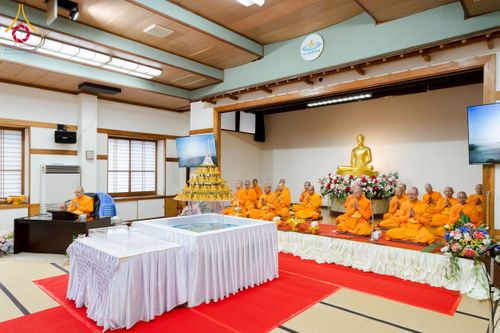 ภาพ No.220935:วันที่ 13 เมษายน พ.ศ. 2568 พิธีโปรยรัตนชาติปฐมเริ่มสถาปนาเจดีย์ และ พิธีเปิดหมู่บ้านปฏิบัติธรรม เพื่อการบรรลุธรรม ณ วัดป่าธรรมกายนานาชาติโทชิหงิ  ประเทศญี่ปุ่น