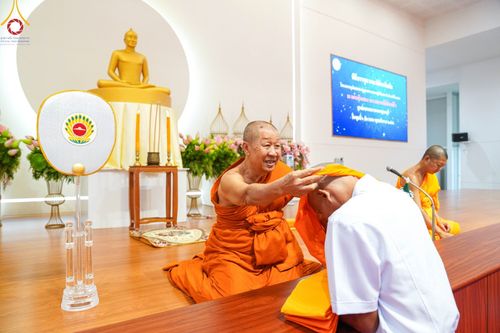 ภาพ No.101268:พิธีบรรพชาธรรมทายาท ในโครงการอุปสมบทบูชาธรรม มหาปูชนียาจารย์ พ.ศ. 2566 ณ วัดไชยชุมพลชนะสงคราม จ.กาญจนบุรี วันที่ 6 ธันวาคม พ.ศ. 2566