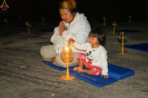 ภาพ No.125286:พิธีจุดโคมมาฆประทีป เพื่อถวายเป็นพุทธบูชา ณ เจดีย์สวรรค์ วัดบ้านขุน  อำเภอฮอด จังหวัดเชียงใหม่ วันเสาร์ที่ ๒๔ กุมภาพันธ์ พ.ศ. ๒๕๖๗