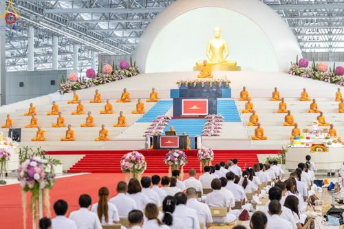 ภาพ No.159127:พิธีบูชาข้าวพระ ในวันอาทิตย์ต้นเดือน วันที่ 6 ตุลาคม พ.ศ. 2567 ณ สภาธรรมกายสากล วัดพระธรรมกาย