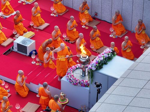 ภาพ No.207684:พิธีเวียนประทักษิณและจุดมาฆประทีป ในวันมาฆบูชา วันพุธที่ 12 กุมภาพันธ์ พ.ศ. 2568 ณ พระมหาธรรมกายเจดีย์ วัดพระธรรมกาย