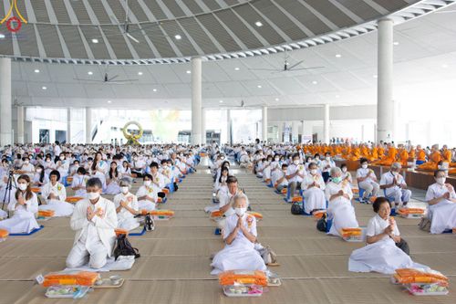 ภาพ No.91519:พิธีบุพเปตพลี ครั้งที่ 142 ร่วมอุทิศบุญแด่หมู่ญาติที่ล่วงลับไปแล้ว และสืบทอดอายุพระพุทธศาสนา วันอาทิตย์ที่ 29 ตุลาคม พ.ศ. 2566 (วันพระขึ้น 15 ค่ำ เดือน 11) ณ หอฉันคุณยายอาจารย์ฯ วัดพระธรรมกาย